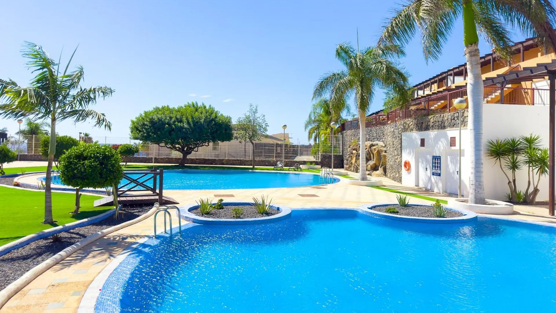 4X Bedrooms Poolside Apartment In Amarilla Golf San Miguel de Abona