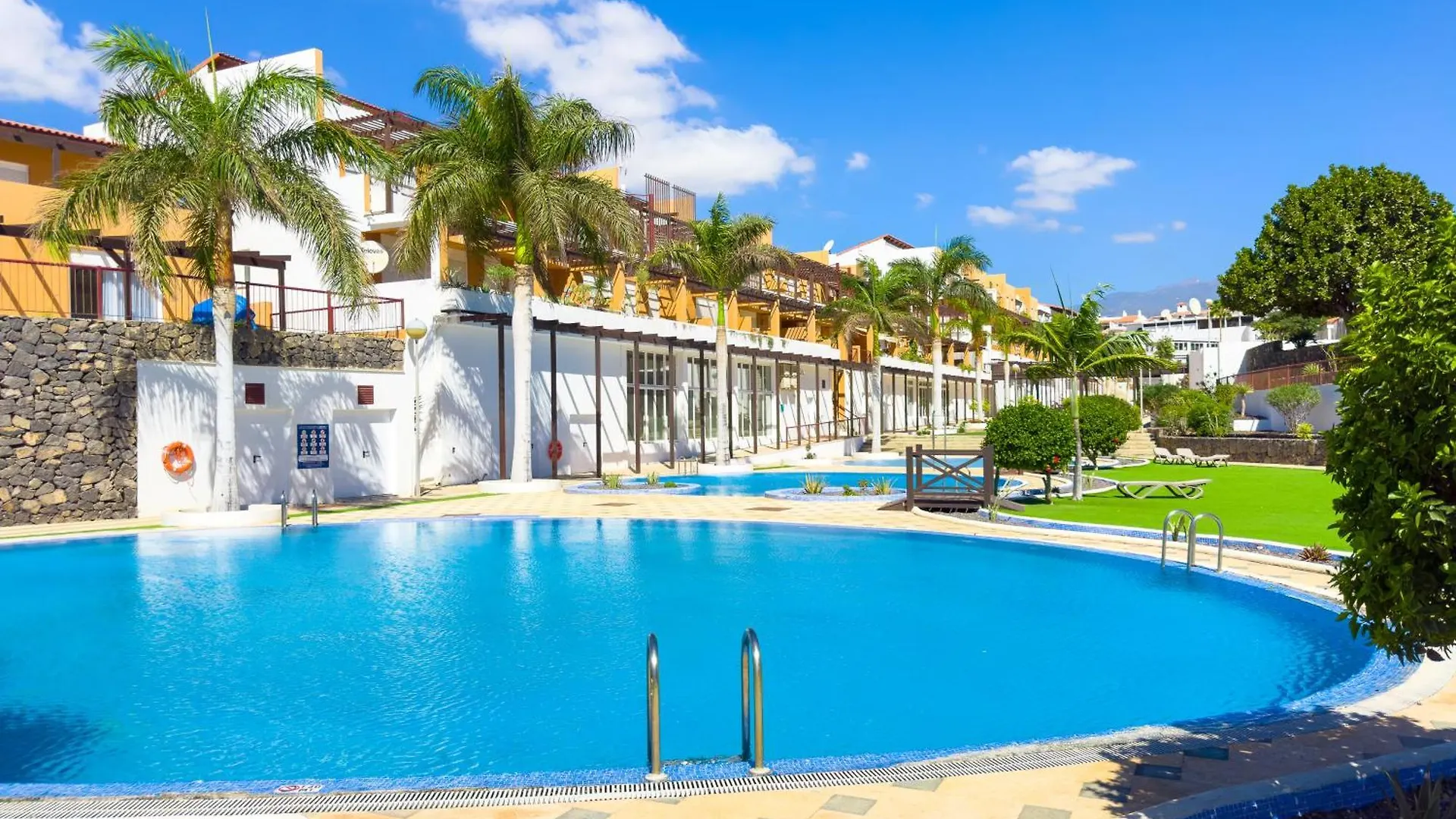 4X Bedrooms Poolside Apartment In Amarilla Golf San Miguel de Abona
